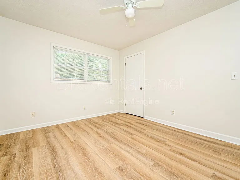 2807 Hickory Ln — Photo 11