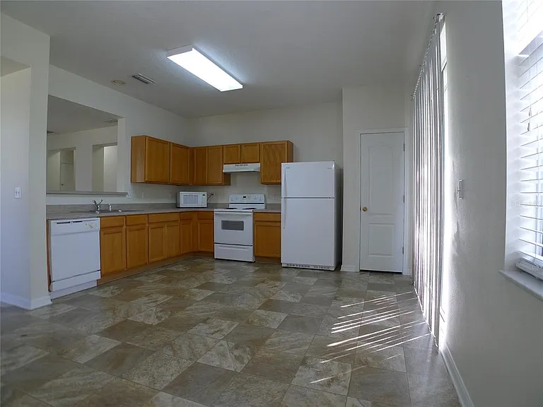 6829 Lake Eaglebrooke Dr — Photo 6