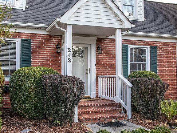 4th image of 242 NE Barter Dr