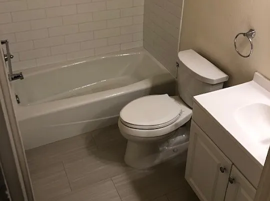 1741 Granville Ave #110 — Photo 12