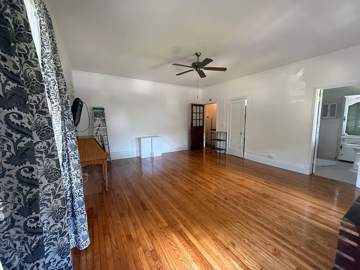 Building Photo - 4514 NE 1st Ave #3
