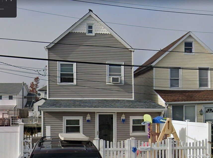 1st image of 3 Bayview Ave