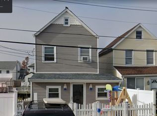 3 Bayview Ave, Jamaica, NY