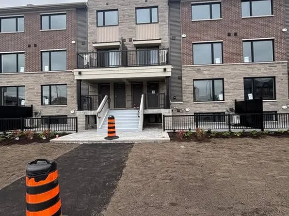 201 Glenroy Gilbert Dr #24, Ottawa, ON K2J 5W2
