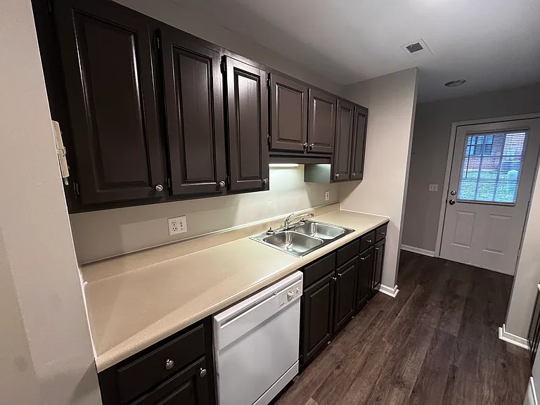 Oak Ridge Apartments — Photo 21