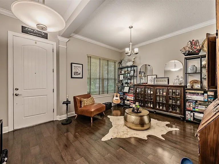 3007 W Palmira Ave — Photo 8