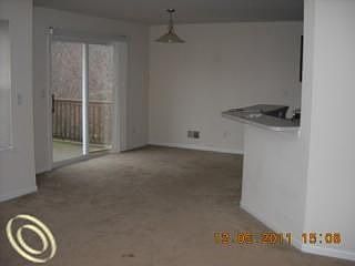 5th image of 392 North Vis