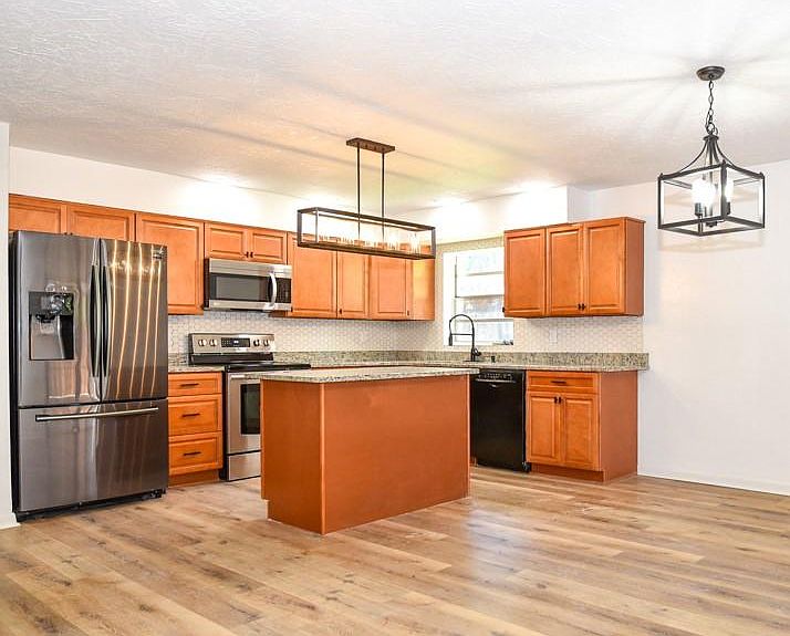 1st image of 151 Sweetgum Ln