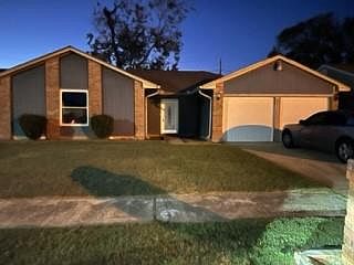 3rd image of 3013 Essex Ave