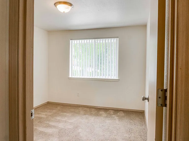 Maplewood Apartments — Photo 12