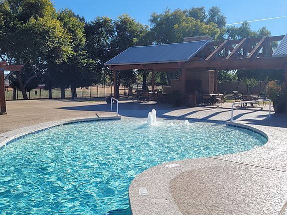 3rd image of 15414 W Old Oak Ln