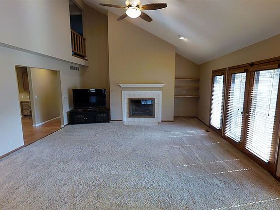 3rd image of 4240 Hulman St