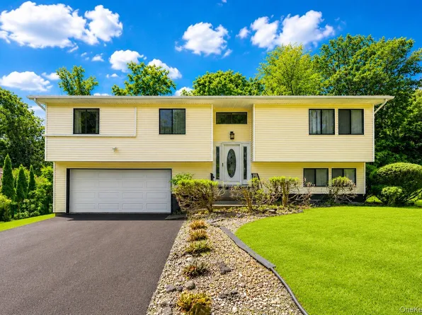 23 Carriage Lane, Spring Valley, NY 10977