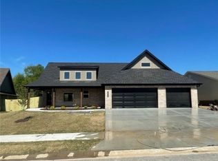 2613 Fairway Cir, Pea Ridge, AR 72751