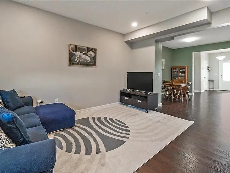 1419 Black Forest Dr — Photo 16