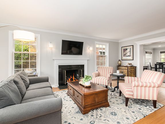 5th image of 831 S Prospect Ave