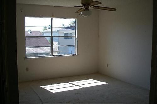 4th image of 3741 Glenoak Dr