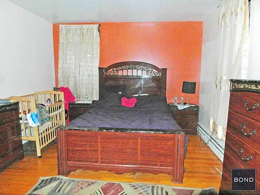 Sold by Bond New York | media 16