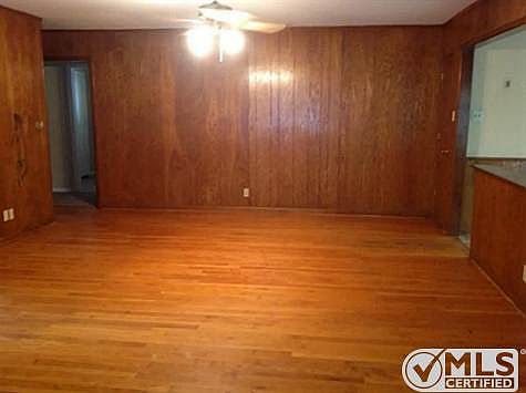 2nd image of 1410 Munn Dr