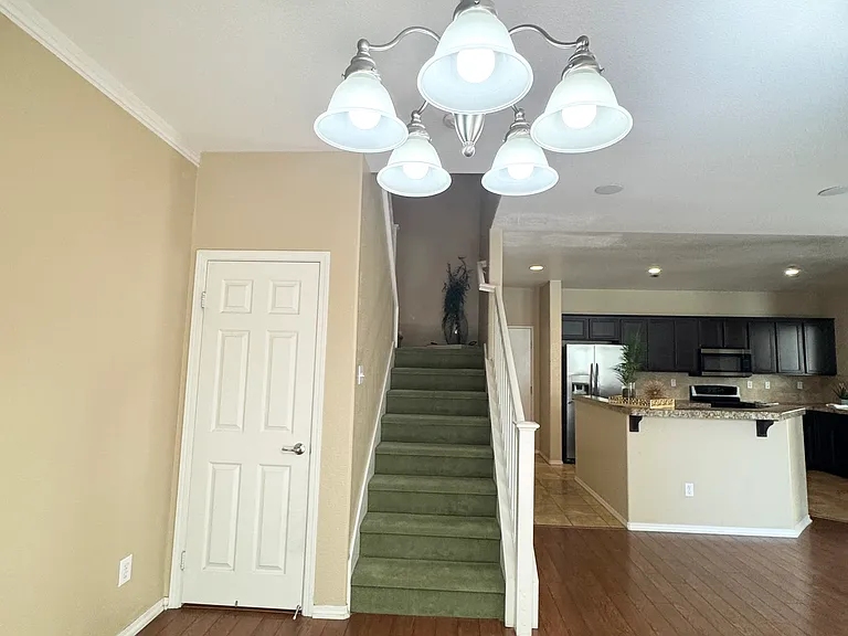 S Meadowbrook Dr S — Photo 8