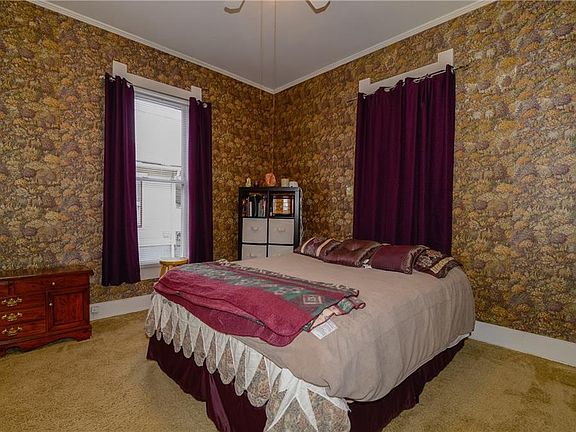 2nd image of 152 1st St