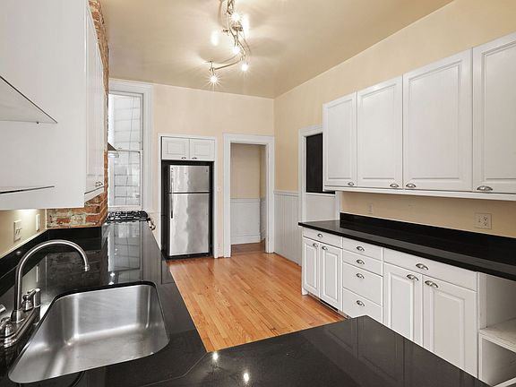 3rd image of 1832-1836 Fell St #1832