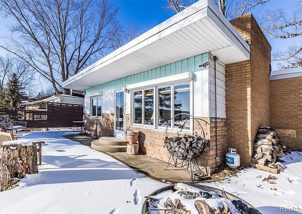 1st image of 7612 Tharp Dr