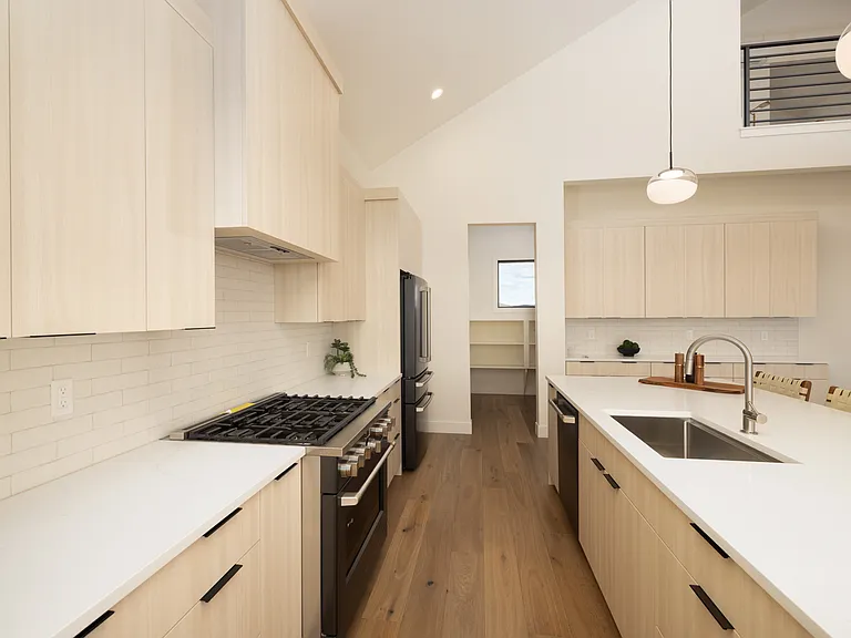 1285 Lasso Trl — Photo 4