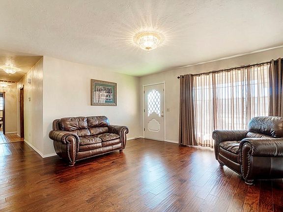 3rd image of 11932 Shroyer Dr