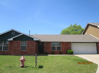 6847 NW Willow Springs Dr, Lawton, OK 73505