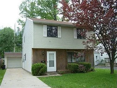 5712 Whitethorn Dr photo 1