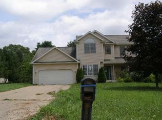 3866 Cemetery Rd, Fowlerville, MI 48836