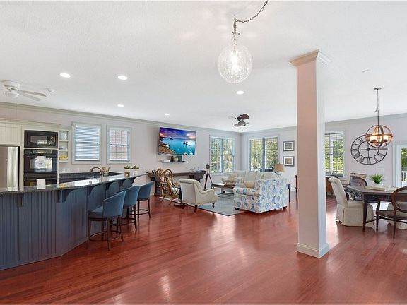 3rd image of 142 Settlers Hammock Cir