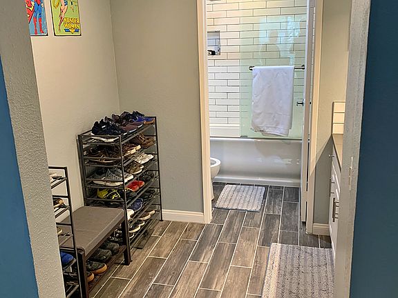 3rd image of 21520 Burbank Blvd APT 110