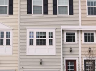 8246 Heritage Crossing Ct, Manassas, VA 20109