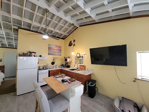 3rd image of 15-219 S Kahakai Blvd