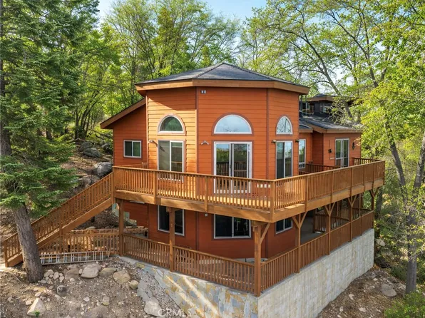 272 Manzanita Dr, Green Valley Lake, CA 92341