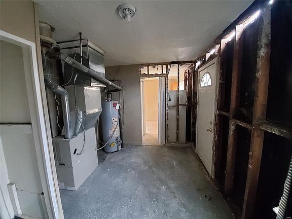 5th image of 414 Mueller Ave
