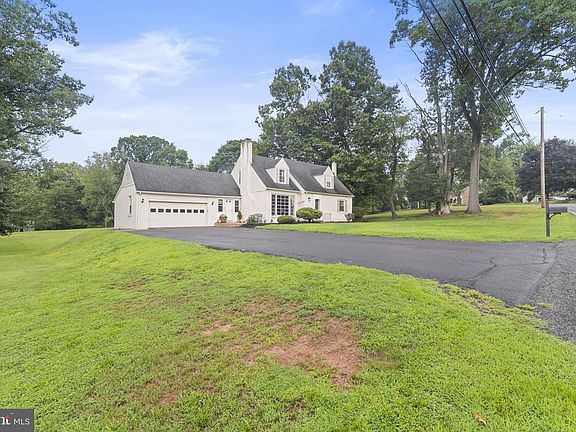 3rd image of 49 Benner Rd