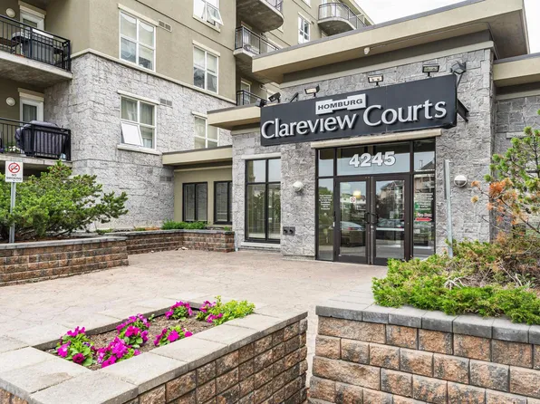 4245 139th Ave NW #1, Edmonton, AB T5Y 3E8