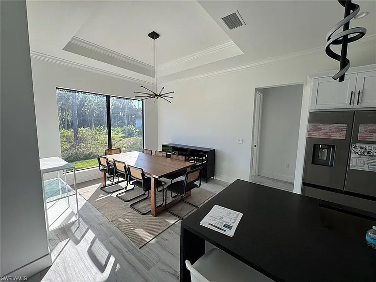 308 Golden Gate Blvd E — Photo 12