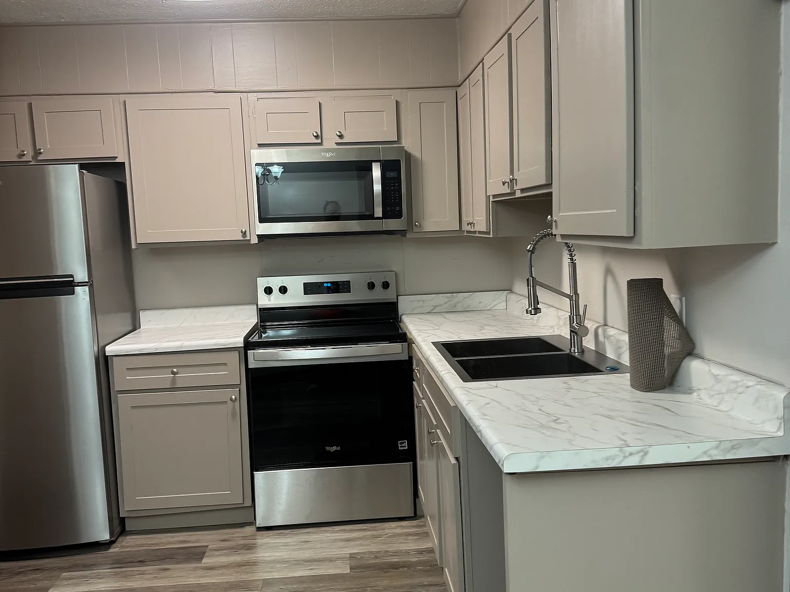 320 Magnolia St — Photo 2