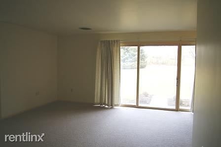 livingroom_towards_dining_medium