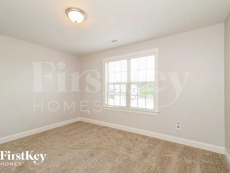 127 Phoenix Ct — Photo 12