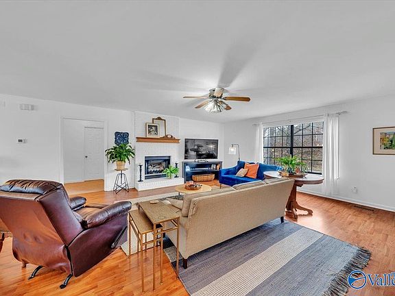 5th image of 3233 Creek Path Rd