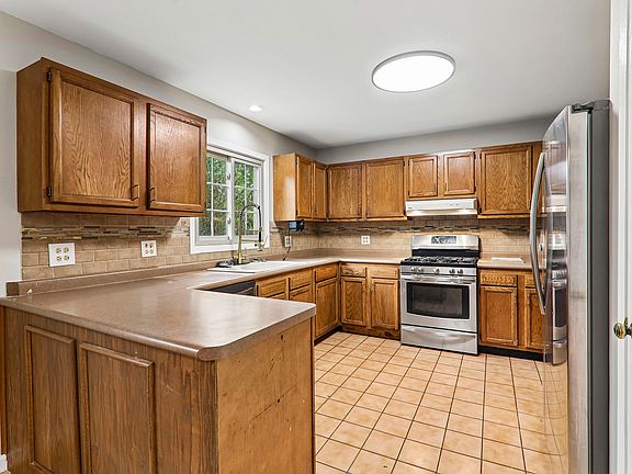 2nd image of 4399 Bluebird Ct