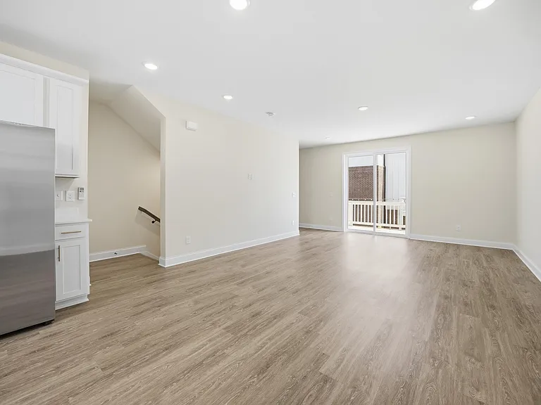 5706 Sofias Cir — Photo 11
