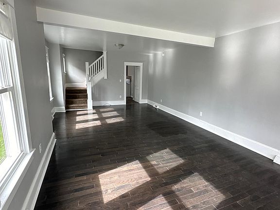 2nd image of 1209 Franklin St