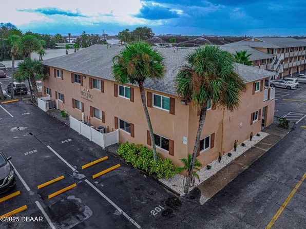 411 N Halifax Ave APT 102, Daytona Beach, FL 32118