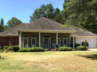 6781 Timber Cove Dr, Meridian, MS 39305